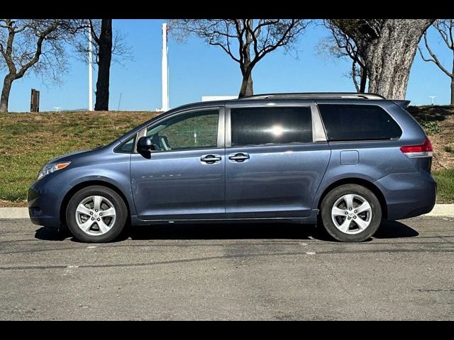 2014 Toyota Sienna LE