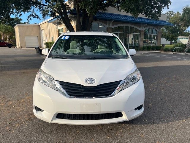 2014 Toyota Sienna LE