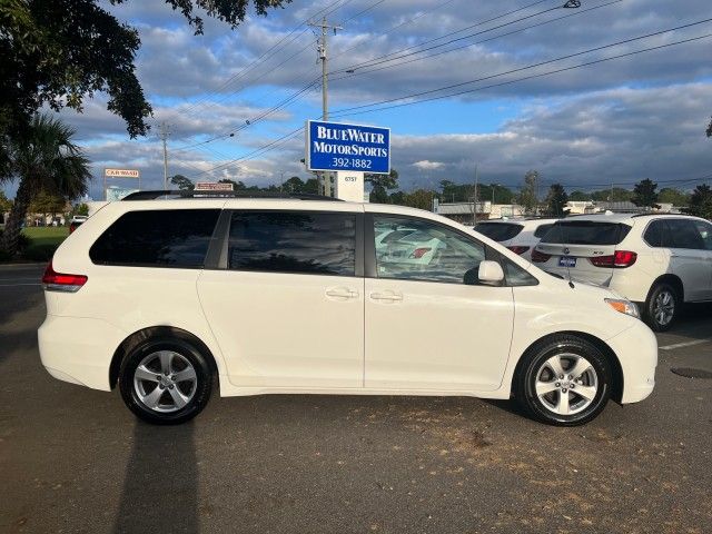 2014 Toyota Sienna LE