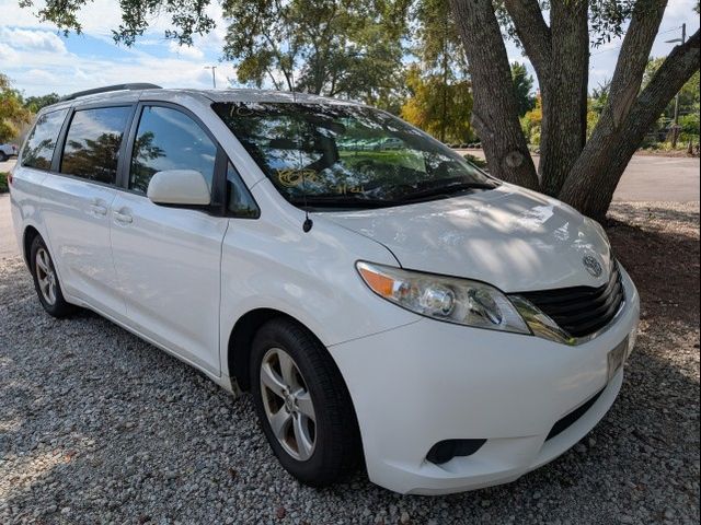 2014 Toyota Sienna LE