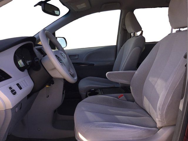 2014 Toyota Sienna LE