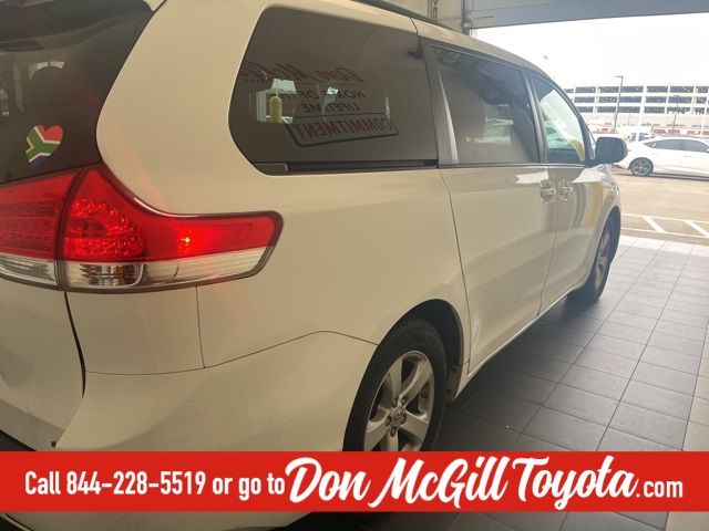 2014 Toyota Sienna LE