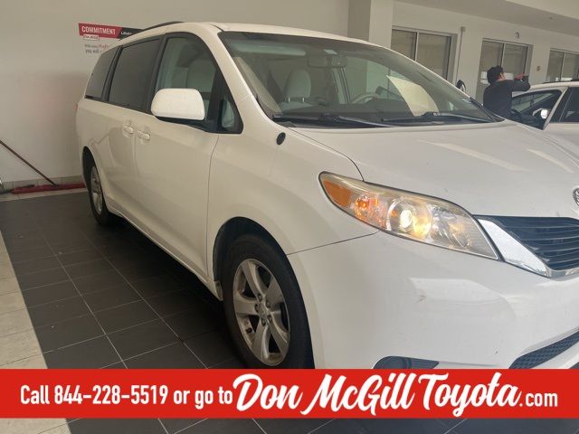 2014 Toyota Sienna LE