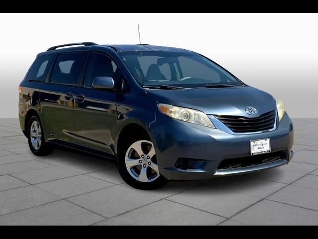 2014 Toyota Sienna LE