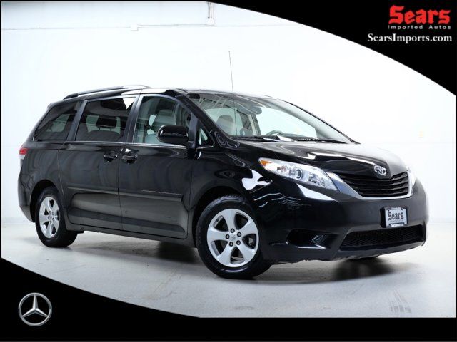 2014 Toyota Sienna LE Auto Access Seat