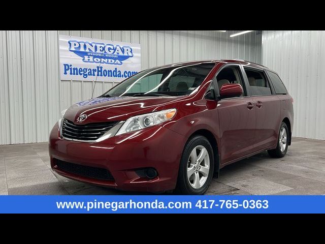 2014 Toyota Sienna LE