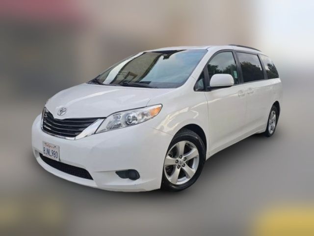 2014 Toyota Sienna LE