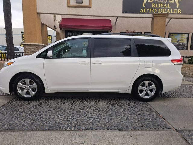 2014 Toyota Sienna LE