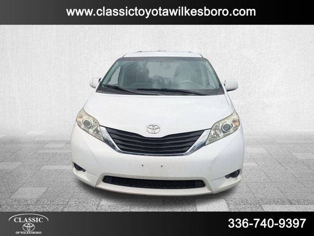 2014 Toyota Sienna LE