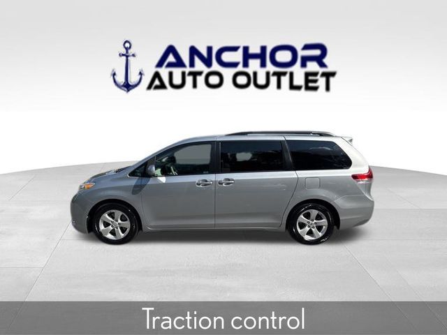 2014 Toyota Sienna LE Auto Access Seat