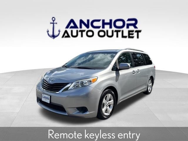 2014 Toyota Sienna LE Auto Access Seat