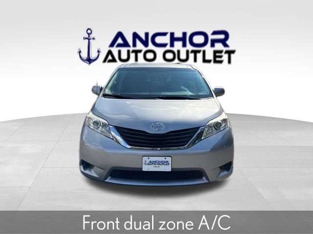 2014 Toyota Sienna LE Auto Access Seat