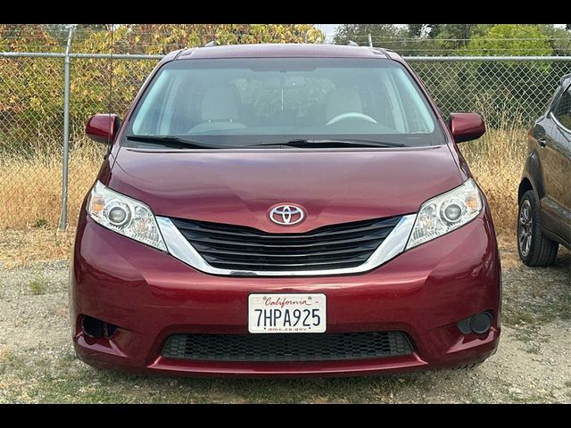 2014 Toyota Sienna LE