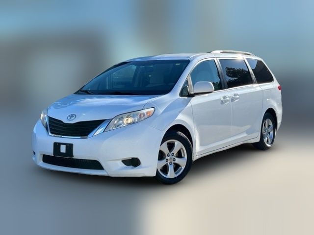 2014 Toyota Sienna LE