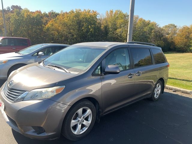 2014 Toyota Sienna LE