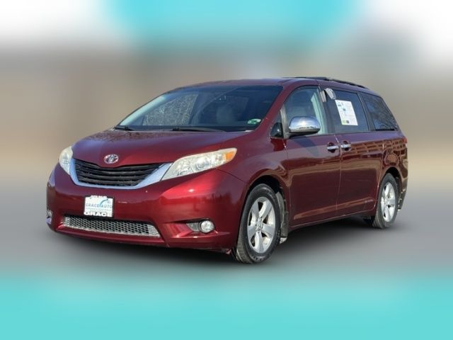 2014 Toyota Sienna LE Auto Access Seat