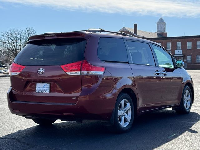 2014 Toyota Sienna LE Auto Access Seat