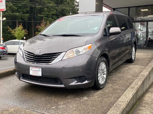 2014 Toyota Sienna LE