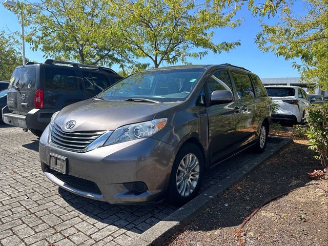 2014 Toyota Sienna LE