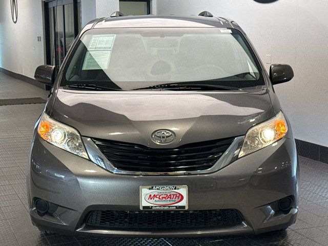 2014 Toyota Sienna LE