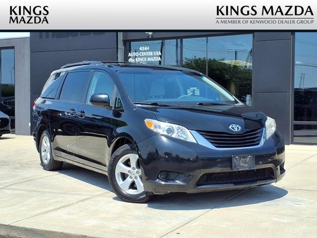 2014 Toyota Sienna LE