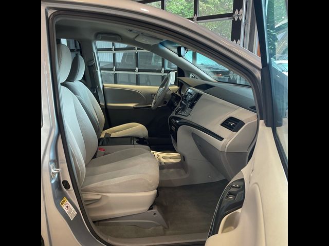 2014 Toyota Sienna LE