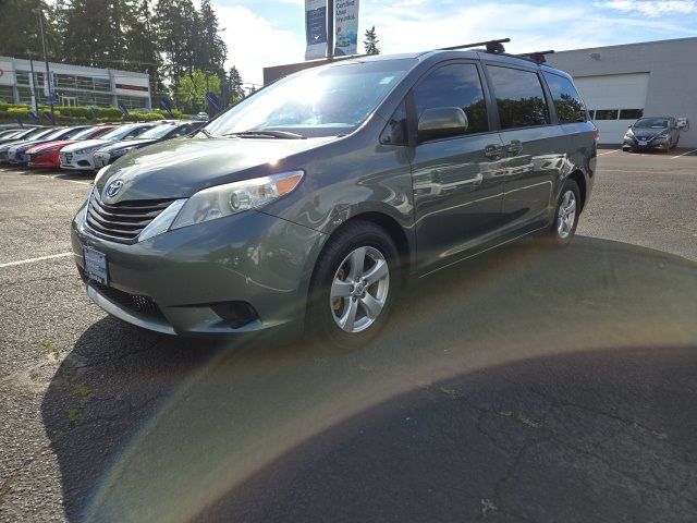 2014 Toyota Sienna LE