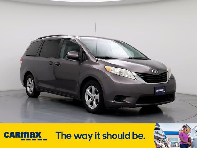 2014 Toyota Sienna LE