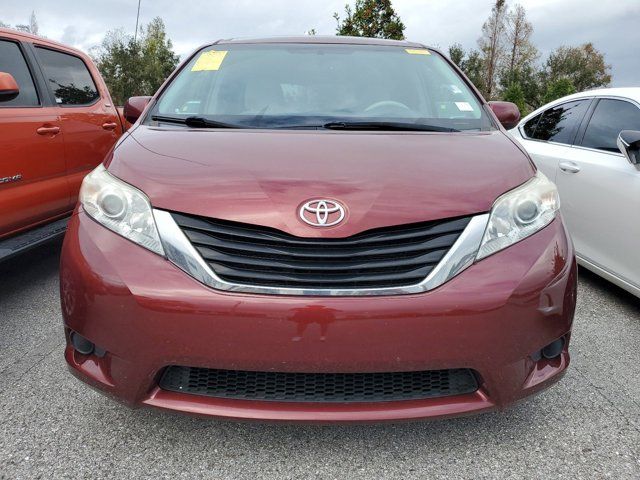 2014 Toyota Sienna LE