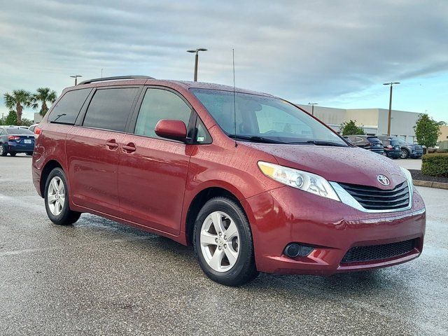 2014 Toyota Sienna LE