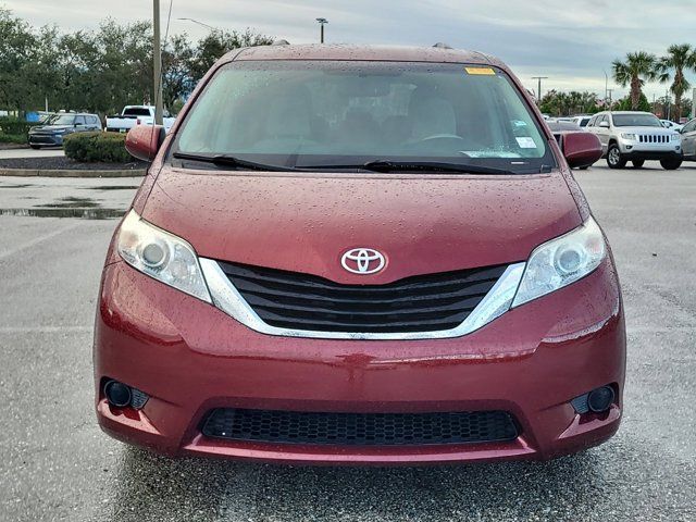 2014 Toyota Sienna LE