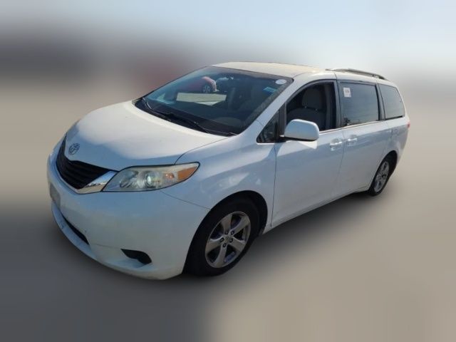 2014 Toyota Sienna LE