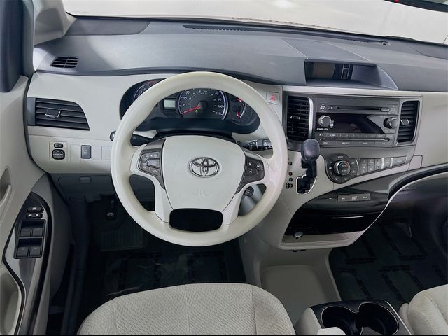 2014 Toyota Sienna LE