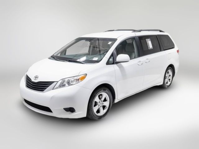 2014 Toyota Sienna LE Auto Access Seat