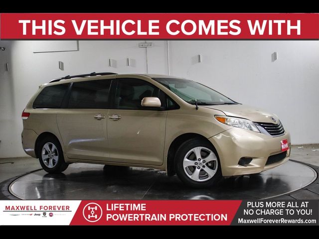 2014 Toyota Sienna LE