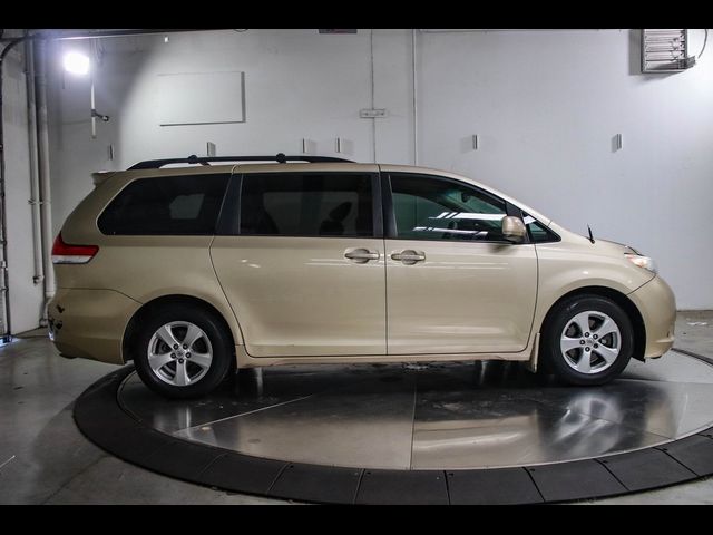 2014 Toyota Sienna LE