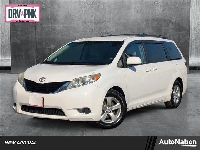 2014 Toyota Sienna LE