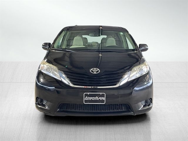 2014 Toyota Sienna LE