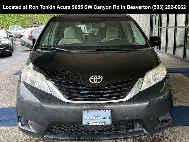 2014 Toyota Sienna LE