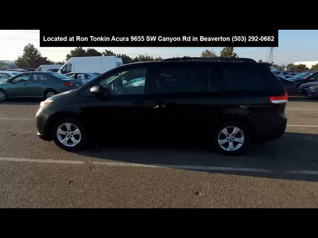 2014 Toyota Sienna LE