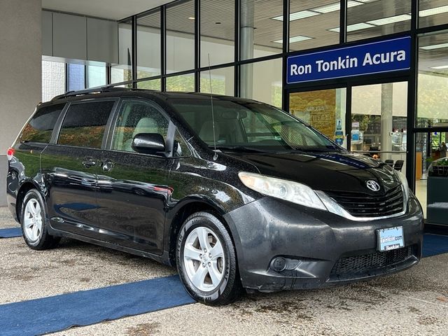 2014 Toyota Sienna LE