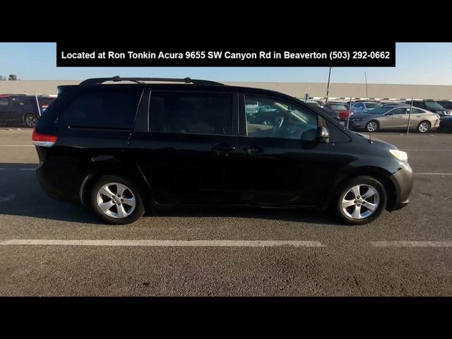 2014 Toyota Sienna LE