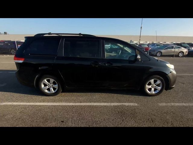 2014 Toyota Sienna LE