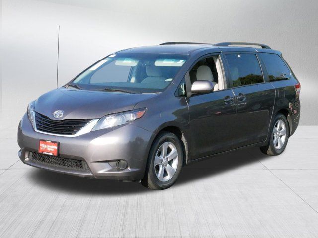 2014 Toyota Sienna LE Auto Access Seat