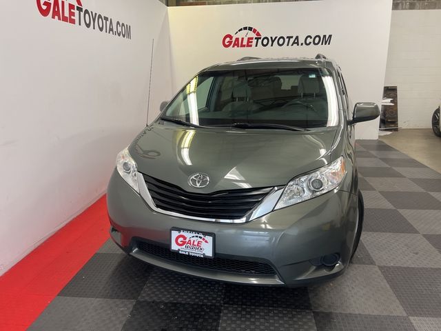 2014 Toyota Sienna LE