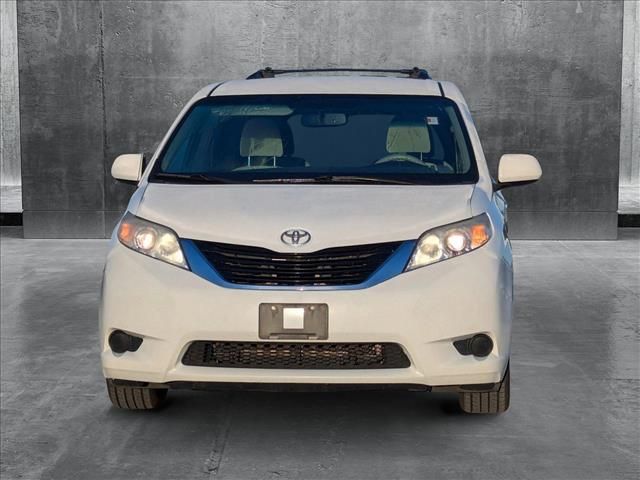 2014 Toyota Sienna LE