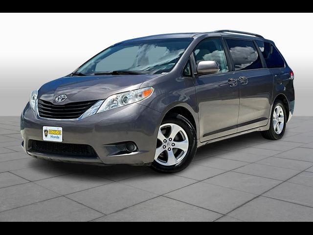 2014 Toyota Sienna LE