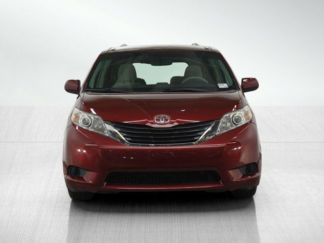 2014 Toyota Sienna LE