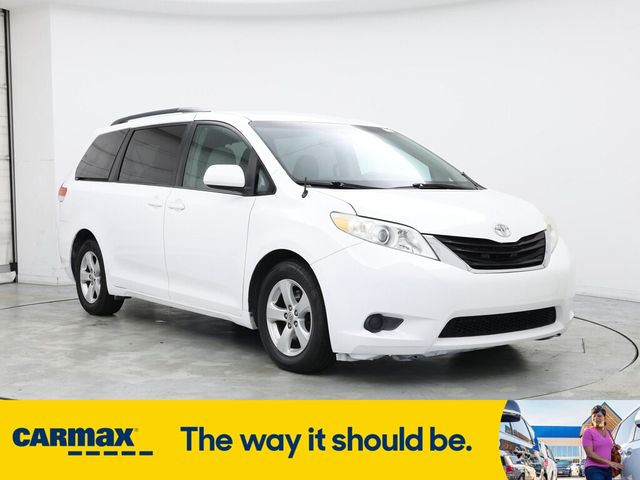 2014 Toyota Sienna LE