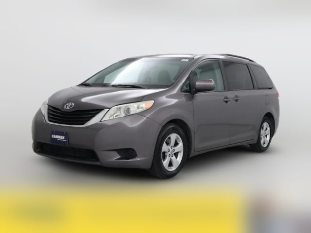 2014 Toyota Sienna LE